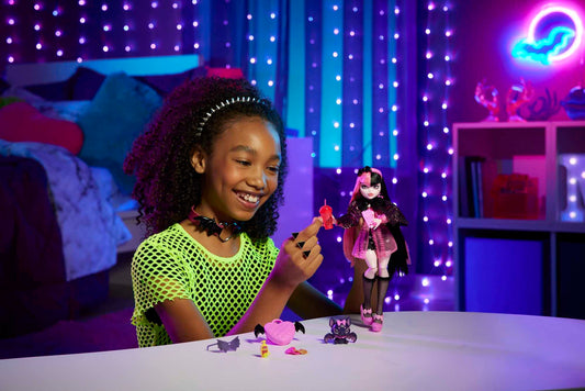 Monster High Draculaura heart-print shorts and corset blouse for stylish storytelling.