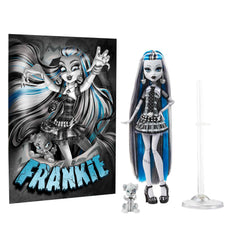 Life-size Monster High Reel Drama poster featuring Frankie Stein for dramatic decor.