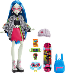 Ghoulia Yelps doll in hoodie and boots for versatile styling