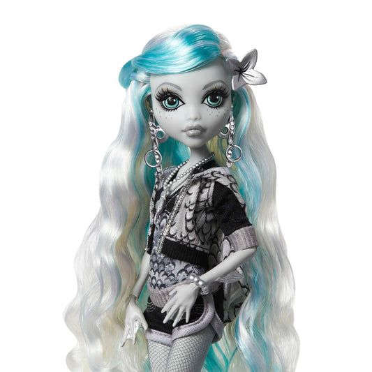 Monster High Neptuna sidekick accompanies Lagoona for imaginative sea-scene stories.
