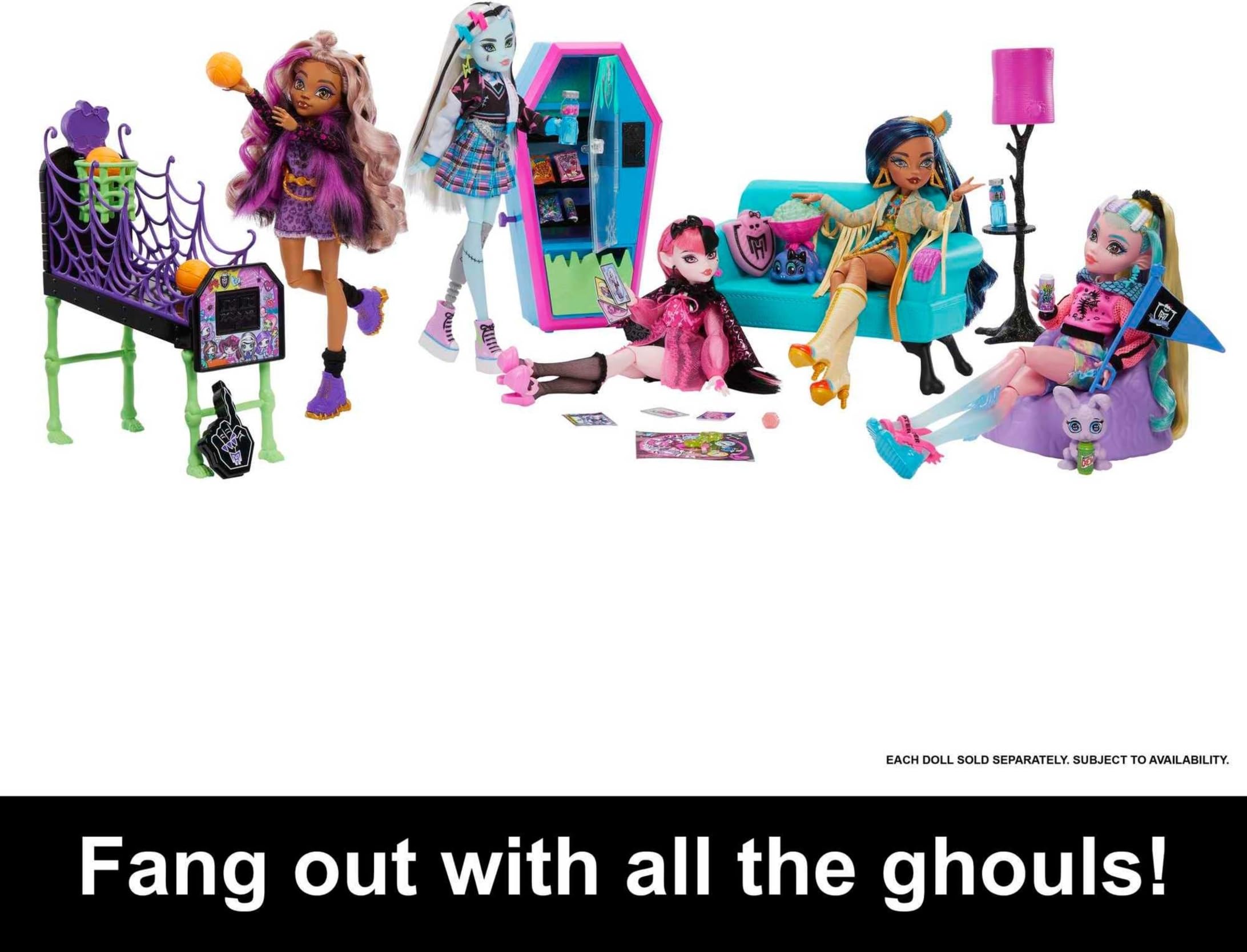 Monster High 15+ themed accessories fuel imaginative storytelling.