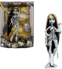 Monster High Reel Drama Cleo De Nile doll with Hissette, display-ready collectible.