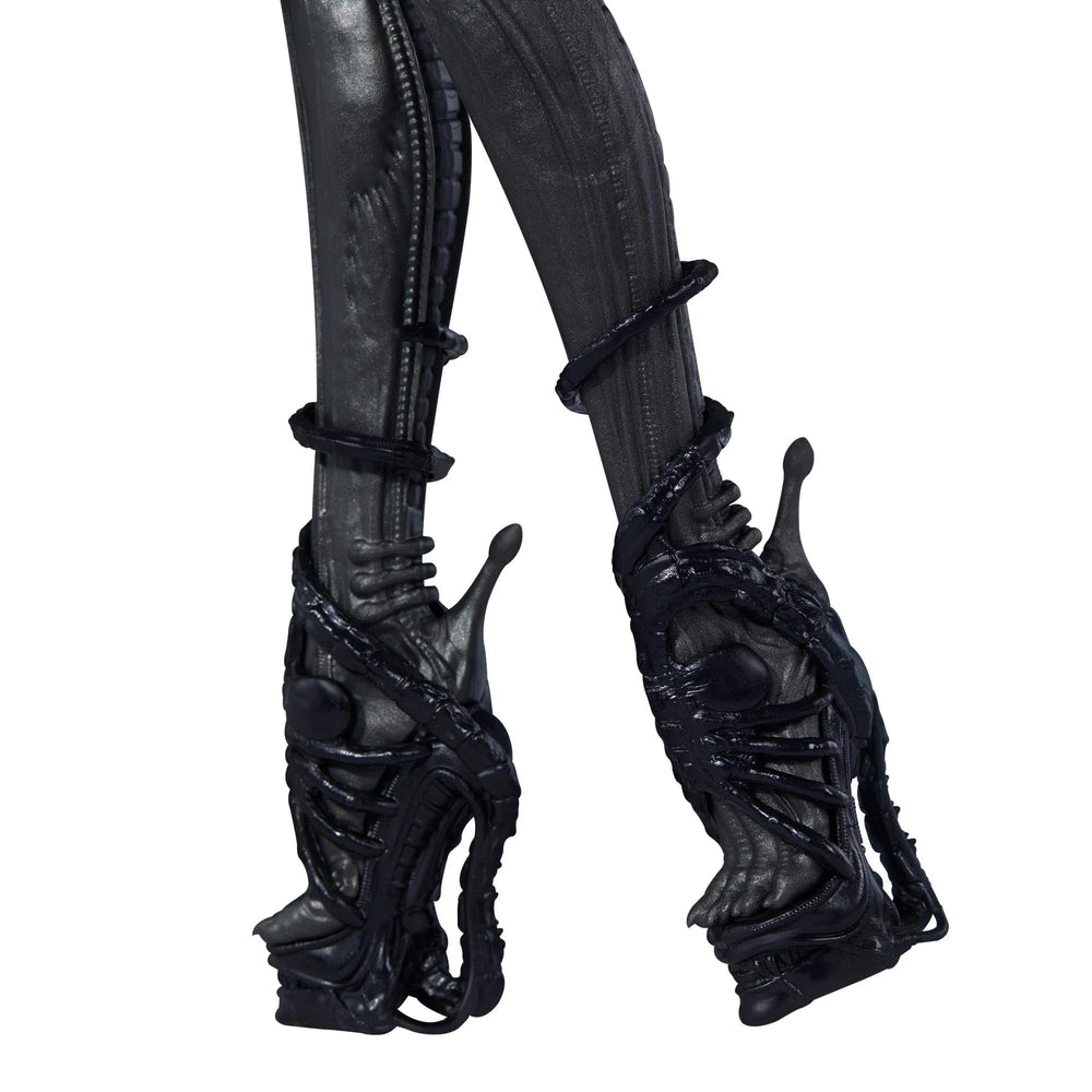 Monster High Skullector Alien Doll featuring bendable tail for posing