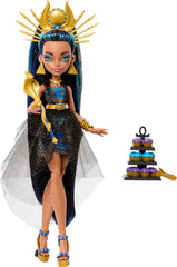 Monster High snake-inspired bracelet and platform heels add dramatic fashion flair.