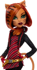 Monster High Sweet Fangs pet cub for companion play.