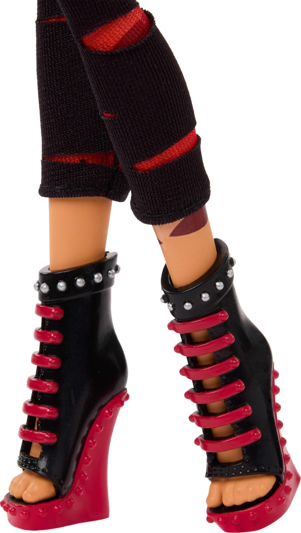 Monster High Toralei clawed-capri-pants complete the look.
