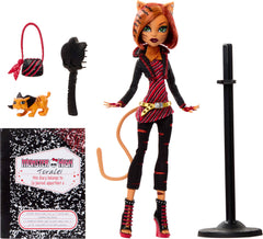 Monster High Toralei neck scarf adds chic finishing touch.