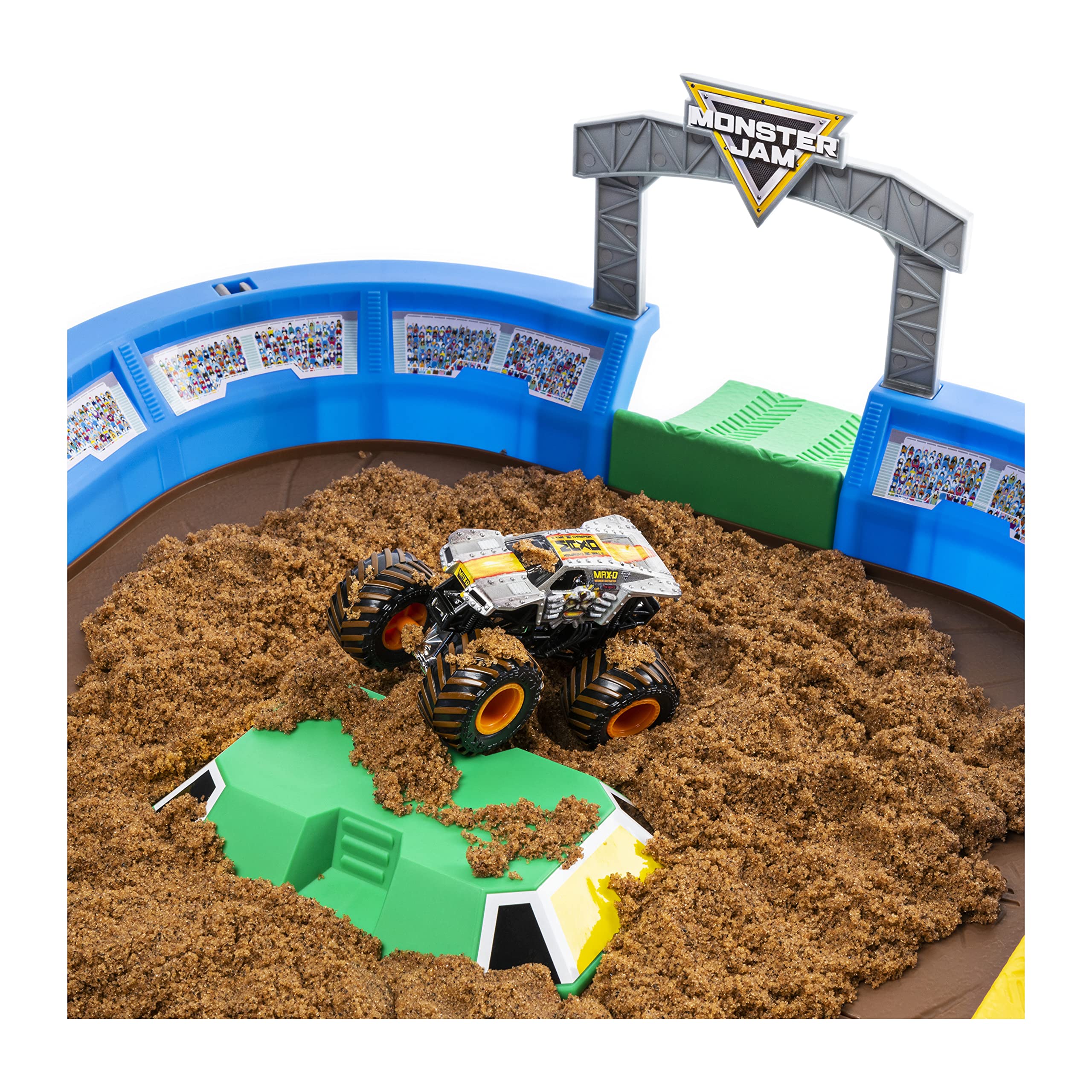 Crushed car mold and large ramp mold for dramatic obstacles.