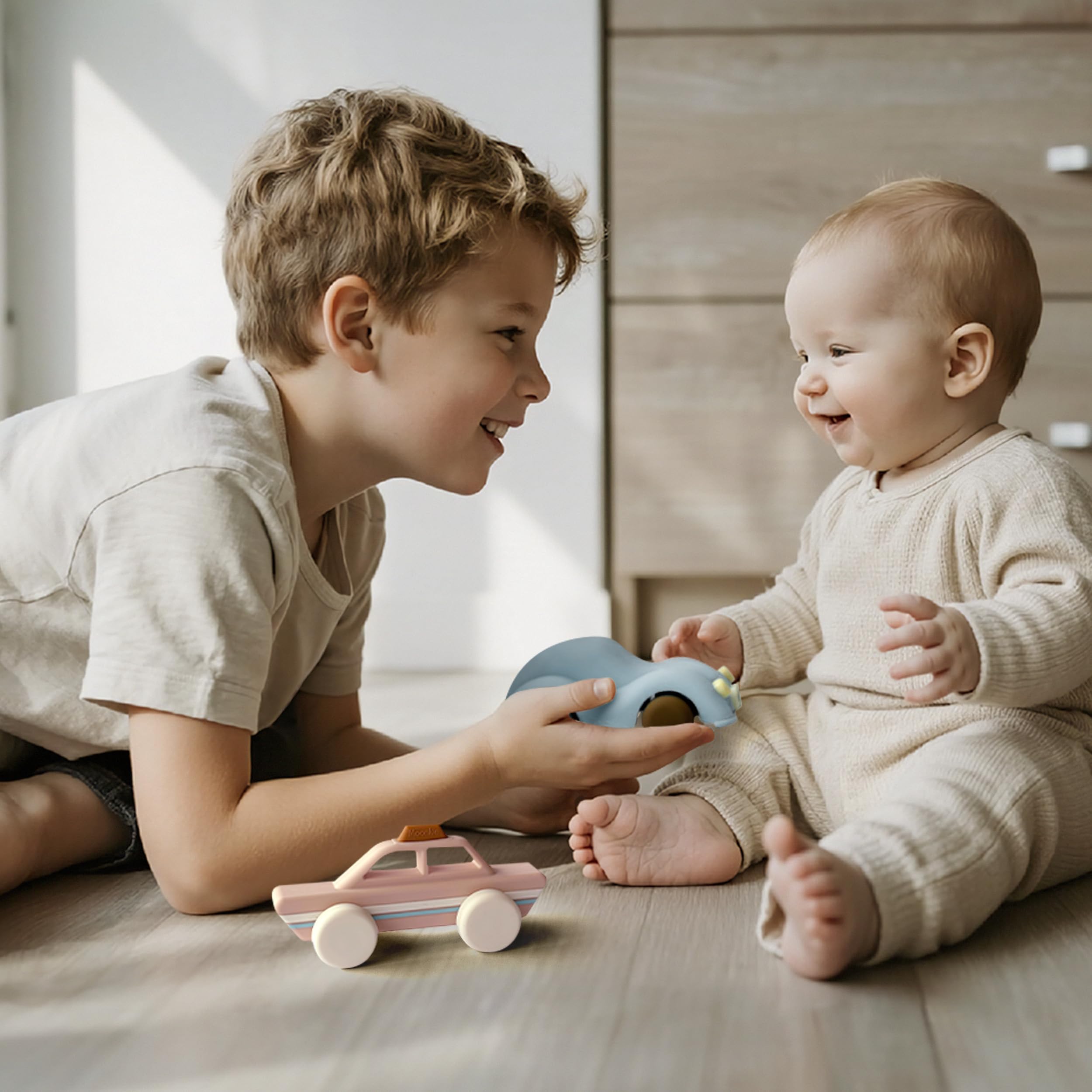 Moonkie easy-grasp for toddlers supports early grip and reach.