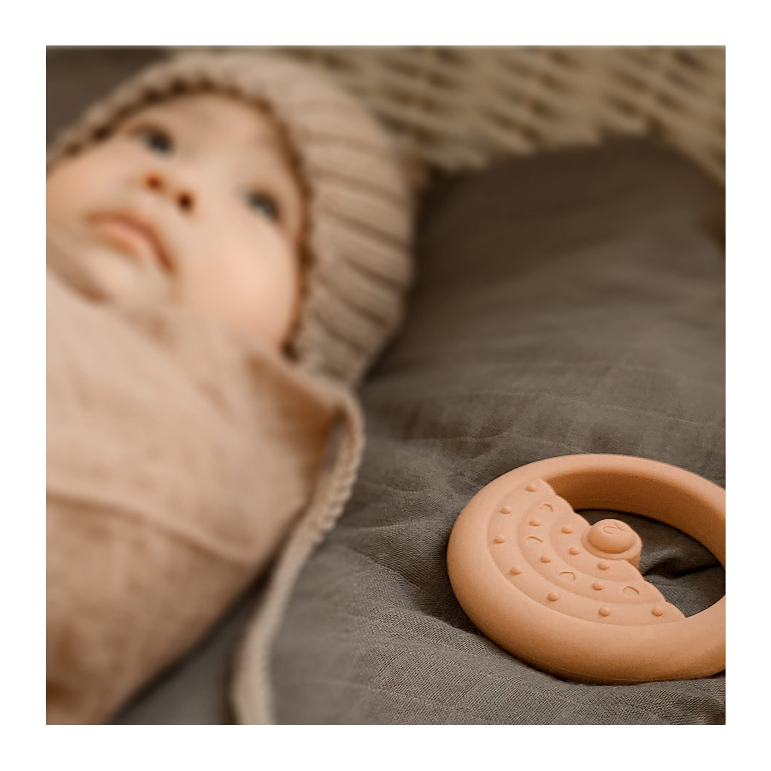 Moonkie Stacks of Circles 7-piece set: versatile teether and stack toy.