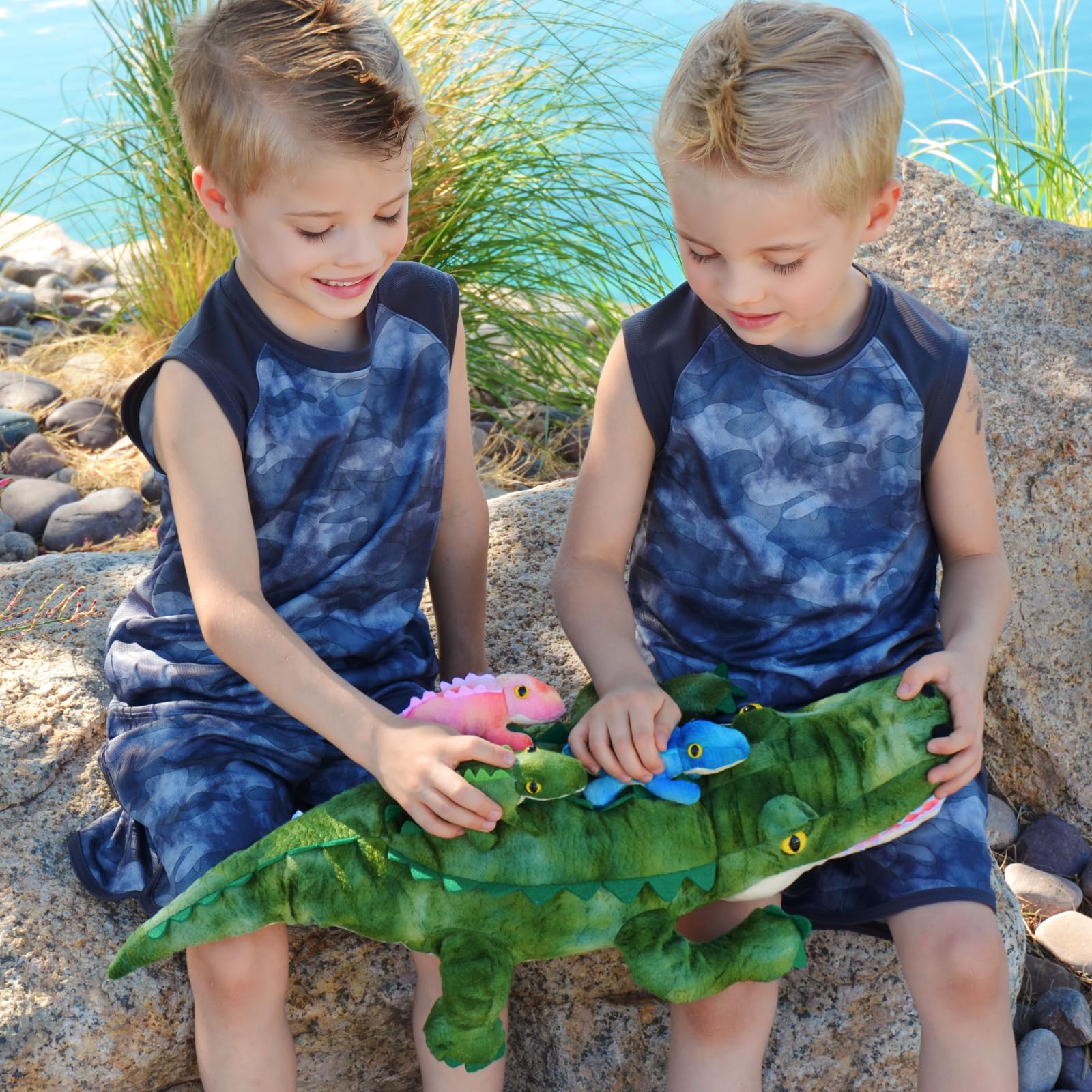 MorisMos crocodile nursery decor adds lifelike charm to bedrooms and playrooms.