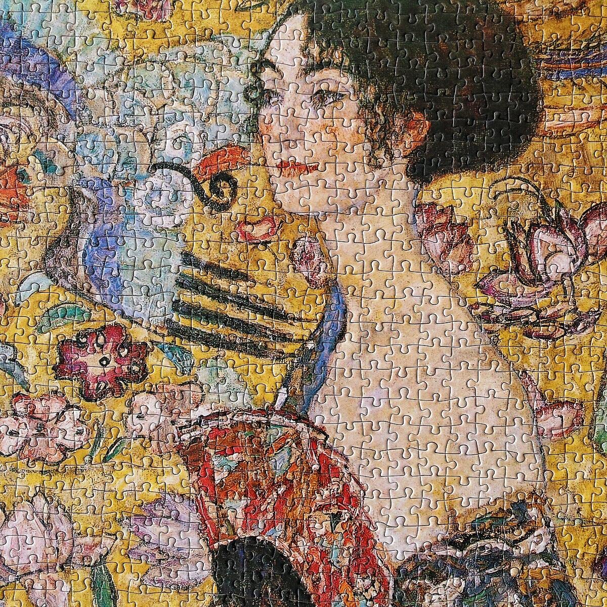 Moruska Lady with Fan puzzle assembly scene for family or solo relaxation.