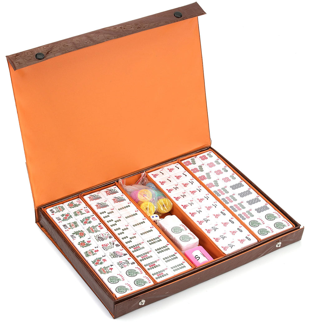 Mose Cafolo compact travel case showcasing portable mahjong storage.