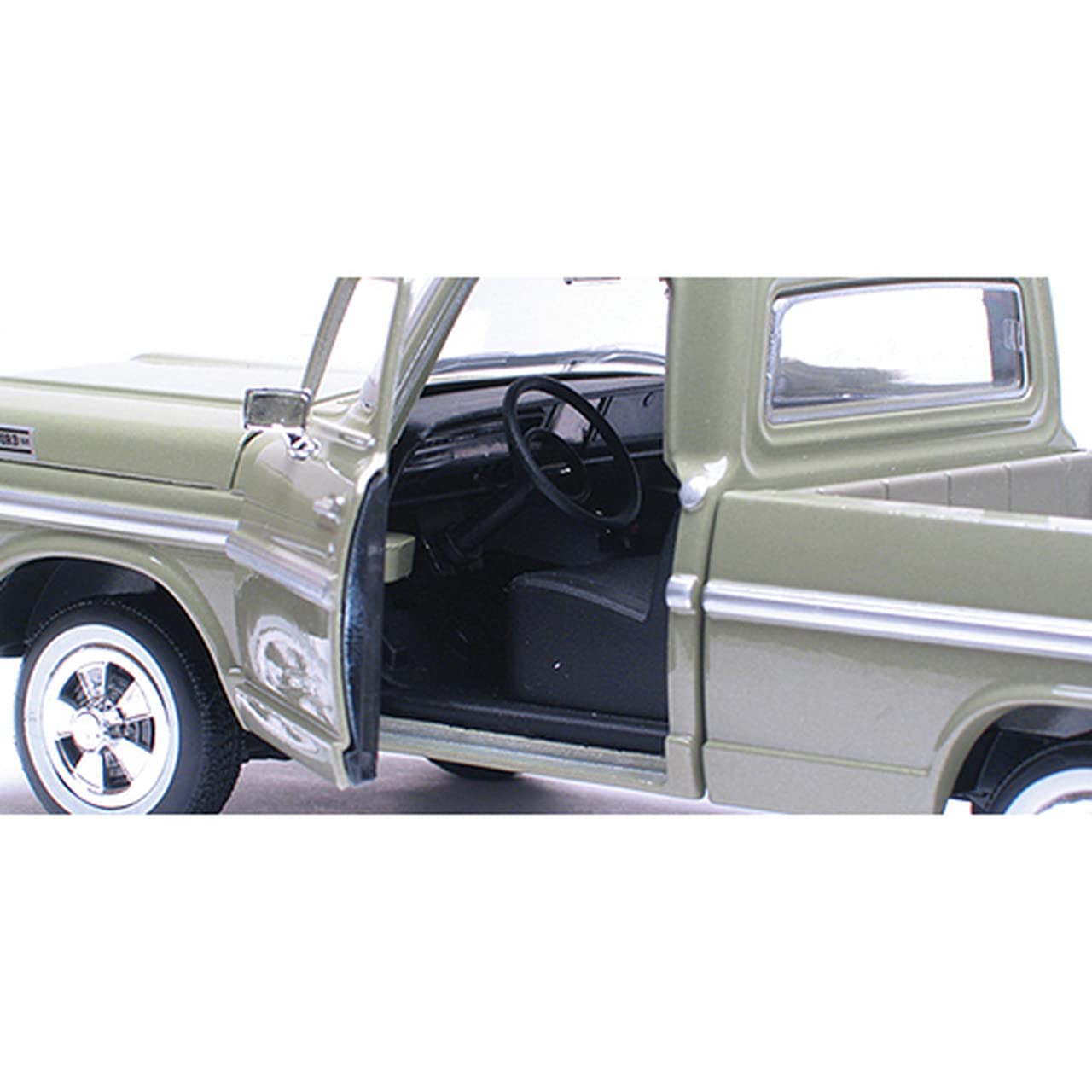 Motormax 1969 Ford F-100 Green diecast rear with embossed FORD lettering