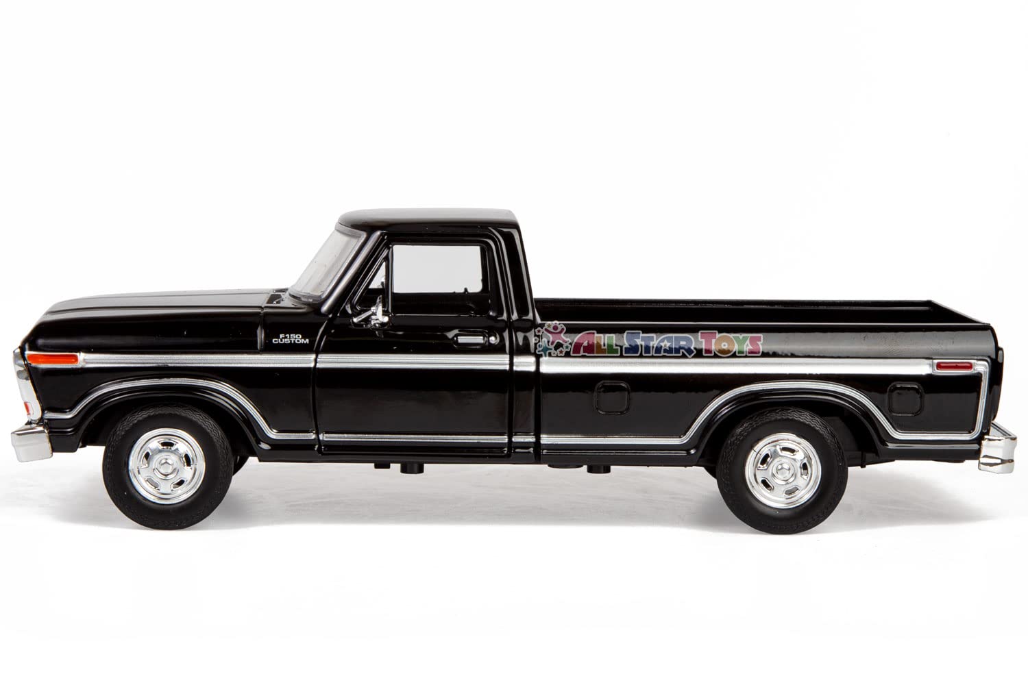 Real rubber tires add authentic touch to Motormax F-150 diecast.