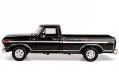 Real rubber tires add authentic touch to Motormax F-150 diecast.