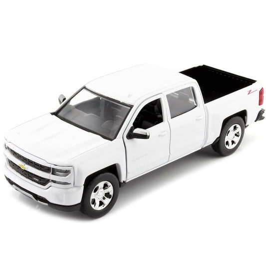 Motormax Silverado 1500 LT Z71 Crew Cab model front view highlights display-ready detailing