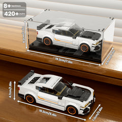 Mould King ZL-1 builder at work captures hands-on construction appeal.