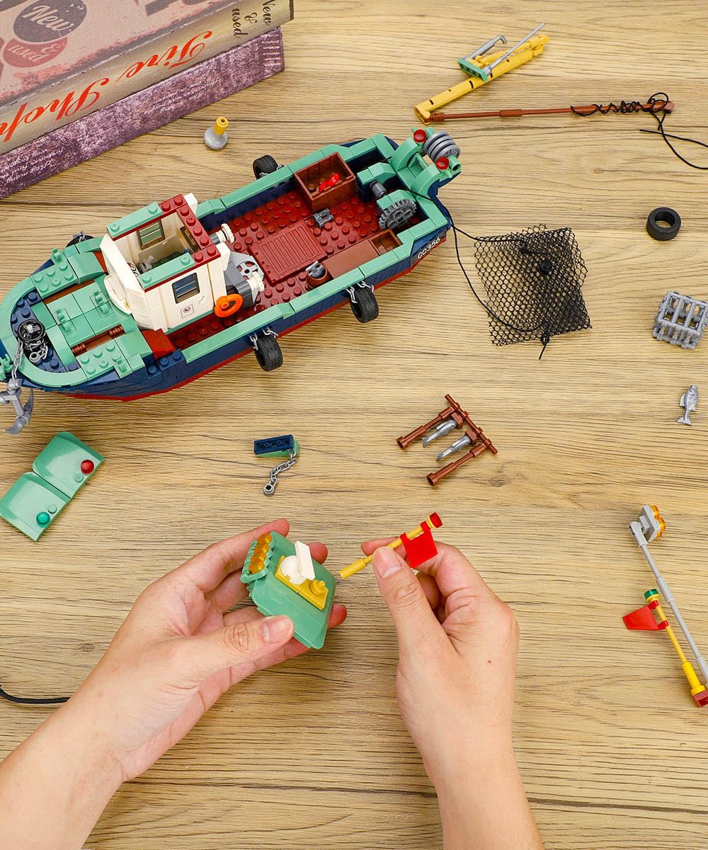 Mov Stone clear instructions help kids assemble with confidence.