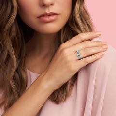 MUCAL triple interlocked ring fidget offers tactile engagement for concentration.