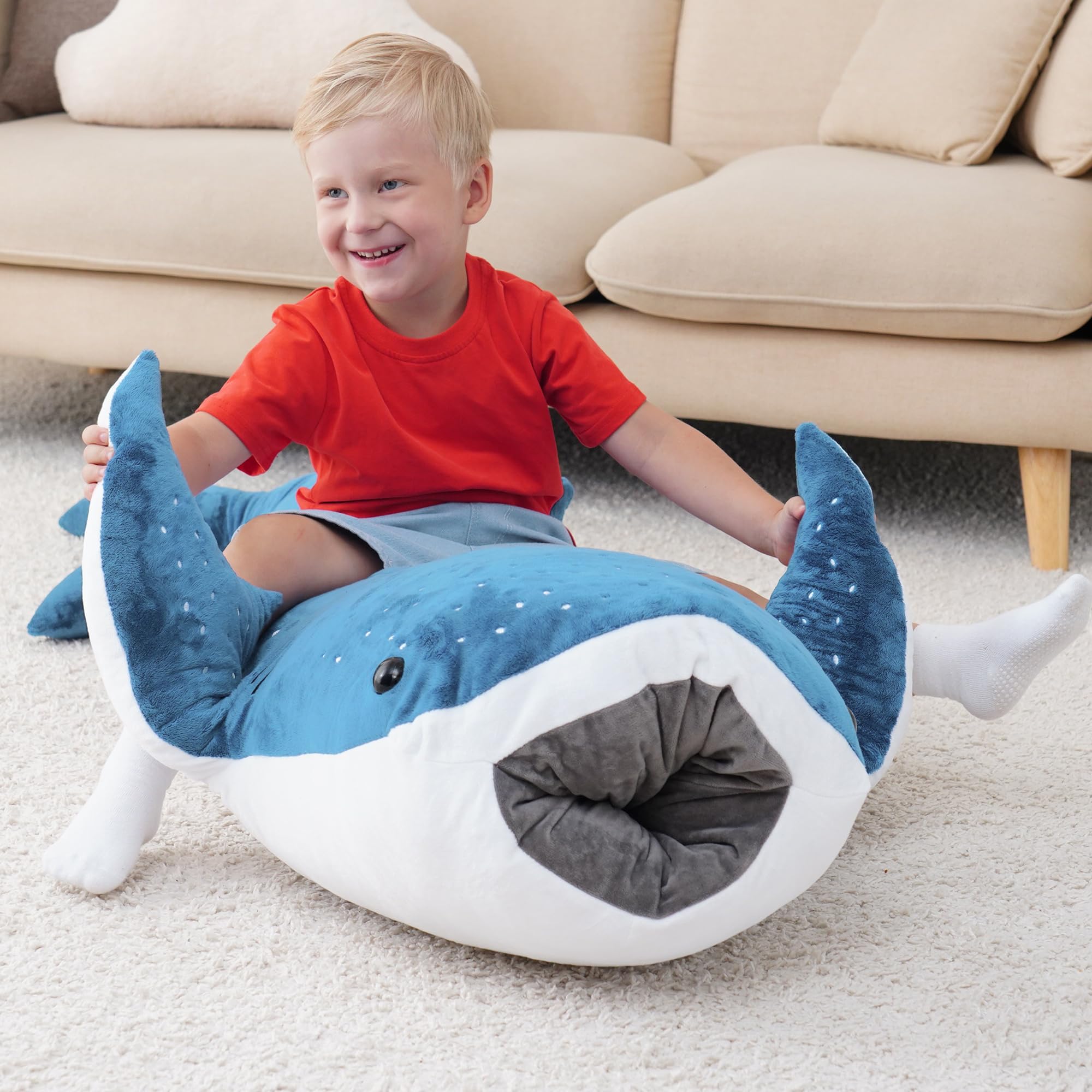 Mukouxun double-layer-knit whale plush toy, durable and squeezable.