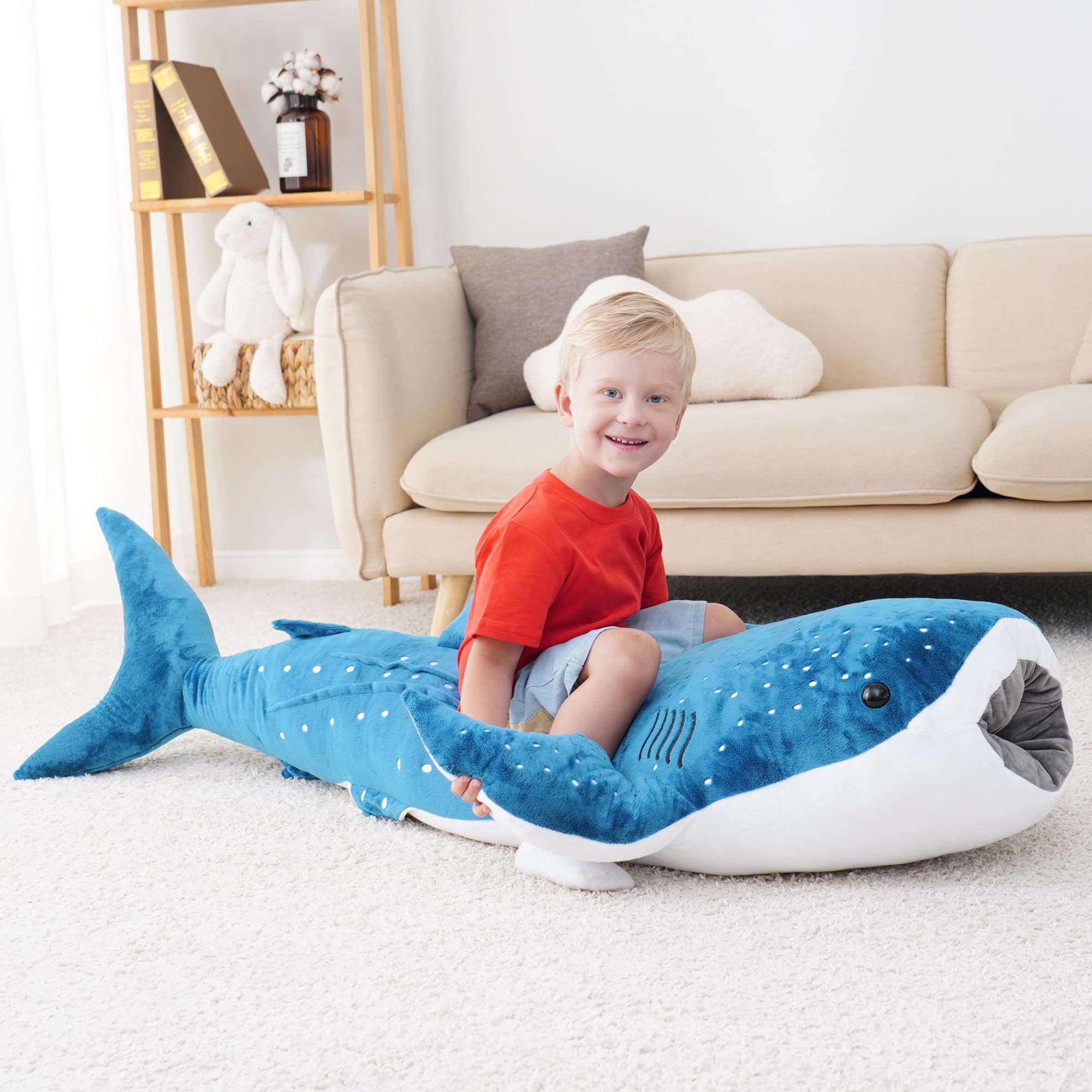 Mukouxun PP cotton-filled whale plush, extra-soft and huggable.