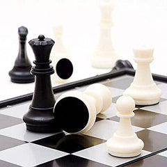 Multipurpose Go magnetic travel chess set magnetic-pieces close-up for secure play.