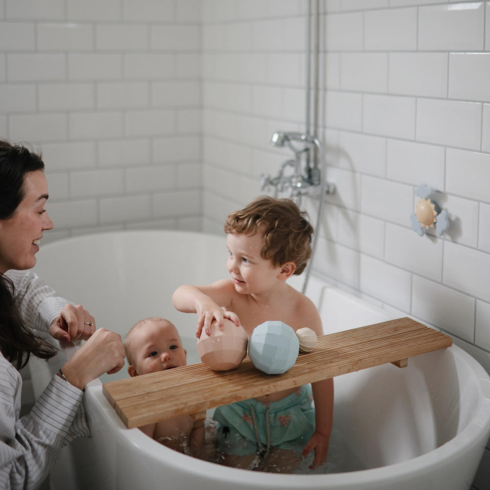 Food-grade silicone Mushie spheres ensure safety and simple cleaning