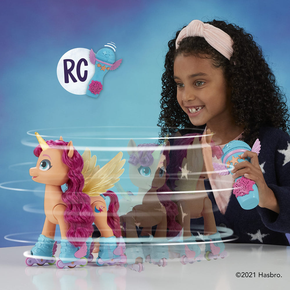 My Little Pony Sunny Starscout light-up alicorn horn in action
