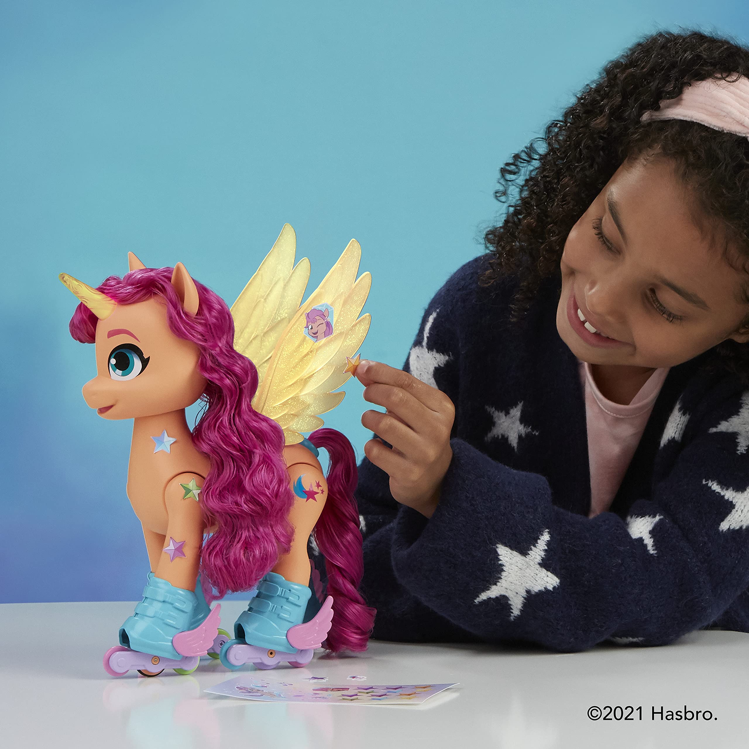 My Little Pony Sunny Starscout speaks movie phrases and sings