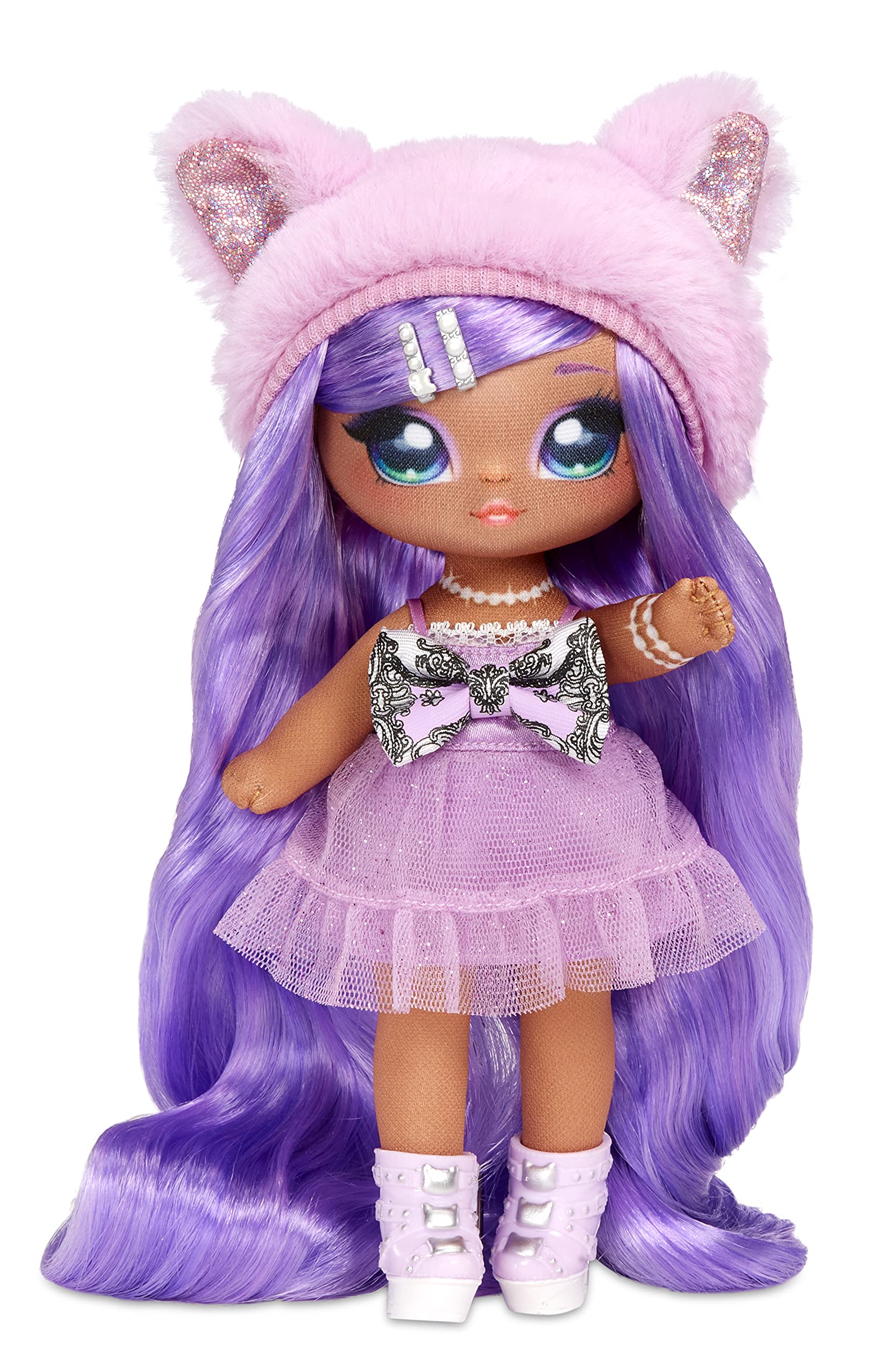 Na Na Na Surprise Sophie Belle 7.5-inch doll in coordinated outfit for pretend fashion