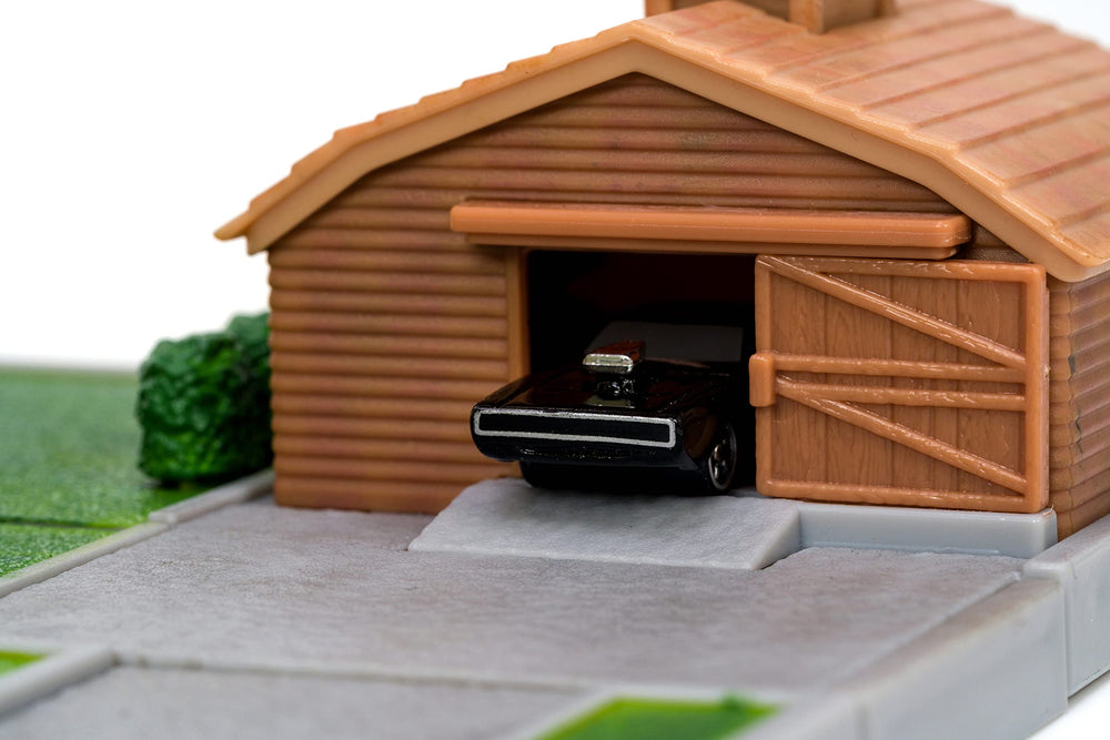Nano Scene Jada diorama provides sturdy display base for longevity.