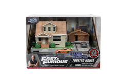Nano Scene Jada diorama includes picnic table for authentic backyard scenes.