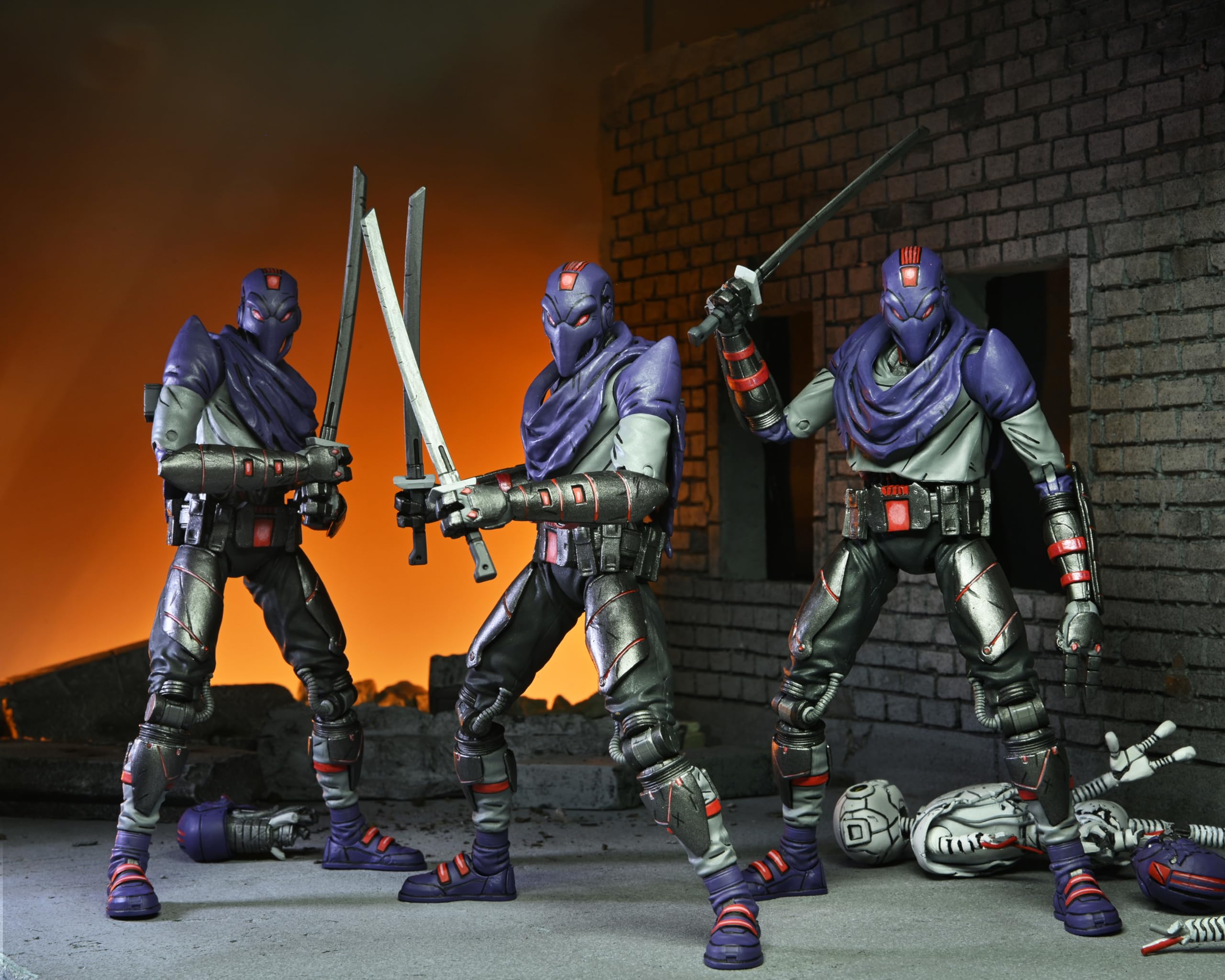 NECA TMNT Last Ronin Foot Bot robo-head scraps attach to Casey’s sledgehammer.