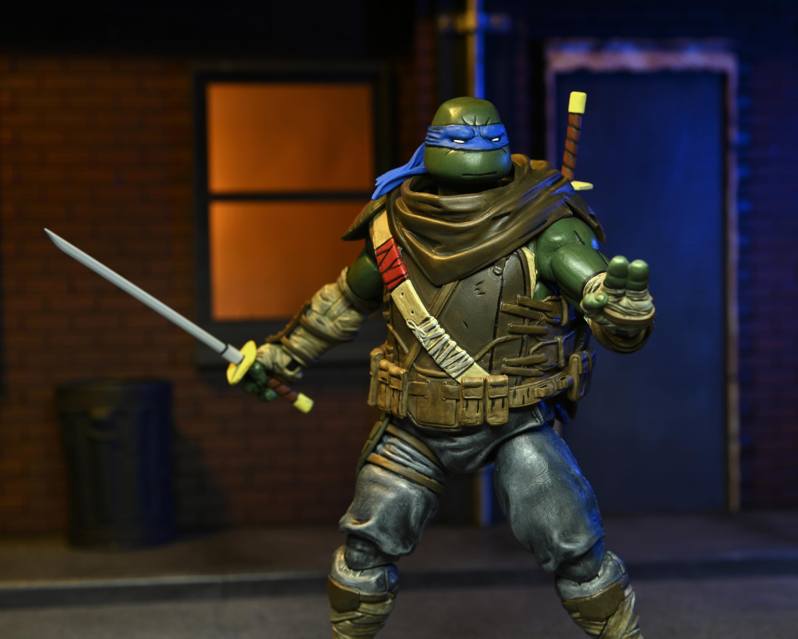 NECA Last Ronin Leonardo painter details add realism for shelves