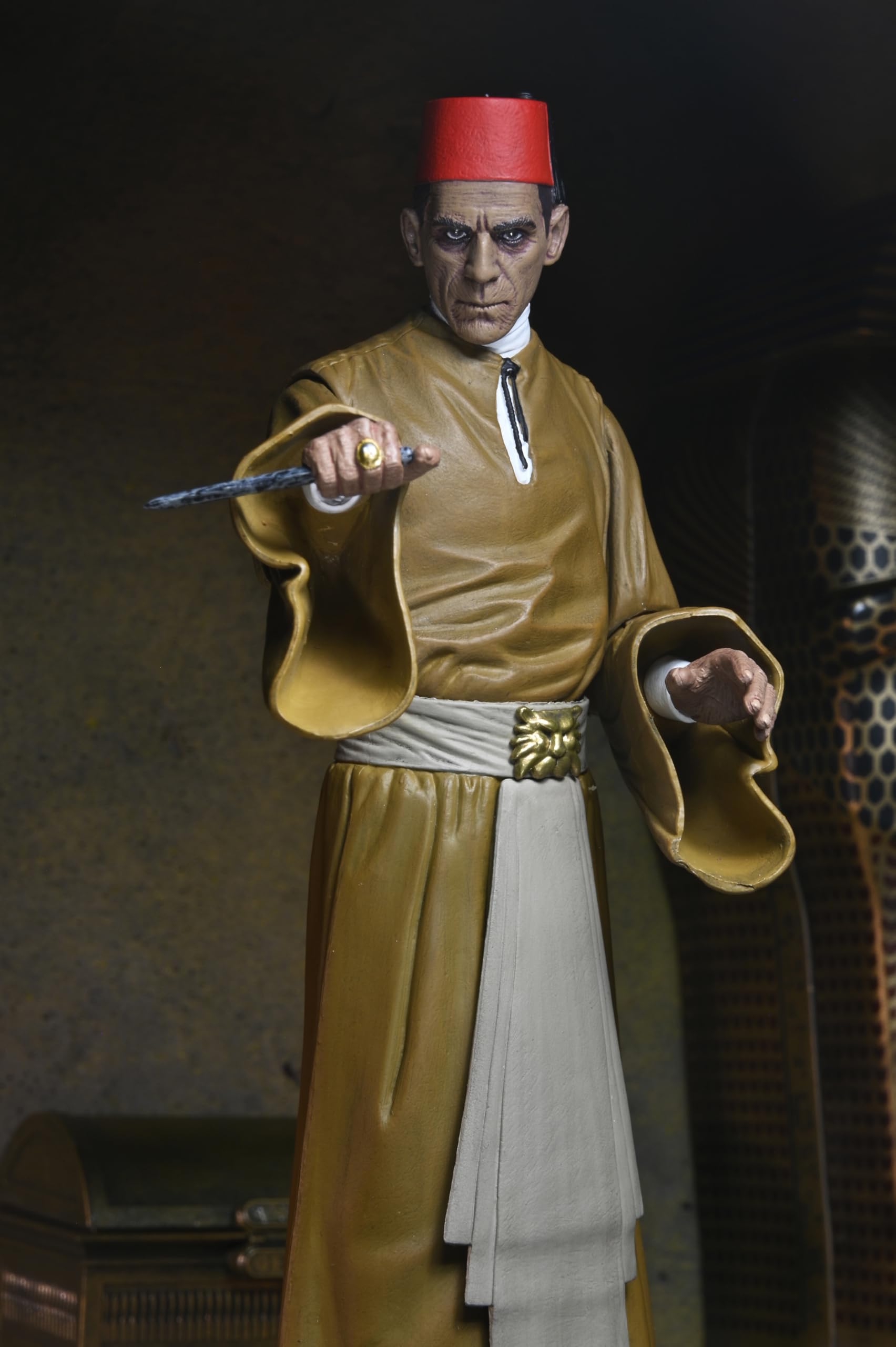 NECA Ardeth Bay accessories include oil lamp, cane, Scroll of Thoth, dagger