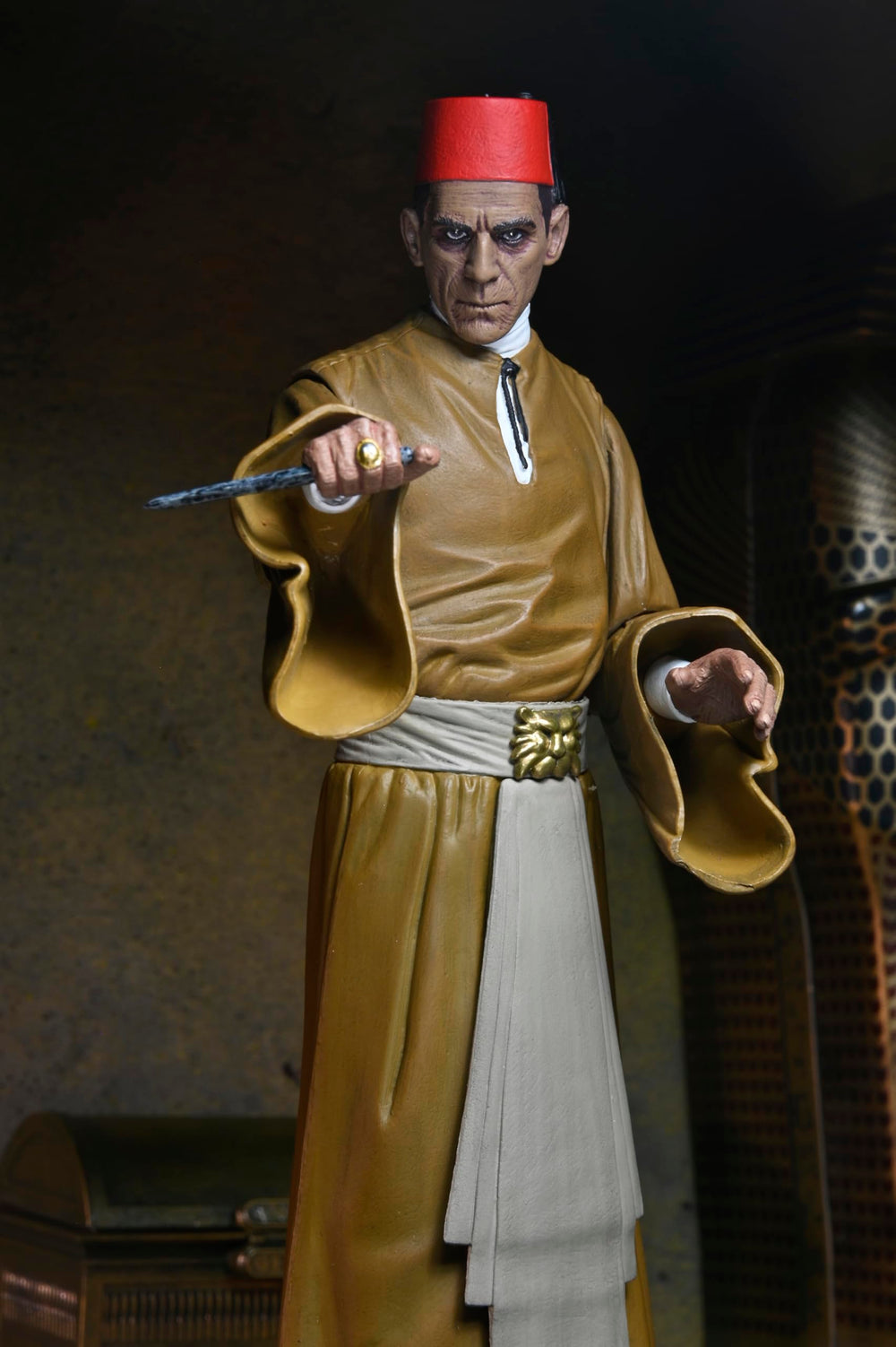 NECA Ardeth Bay accessories include oil lamp, cane, Scroll of Thoth, dagger