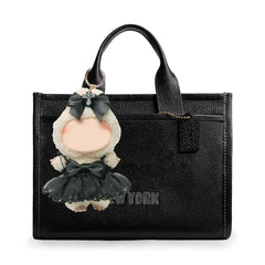 NEOVISTA photography-ready outfit enhances doll display and storytelling
