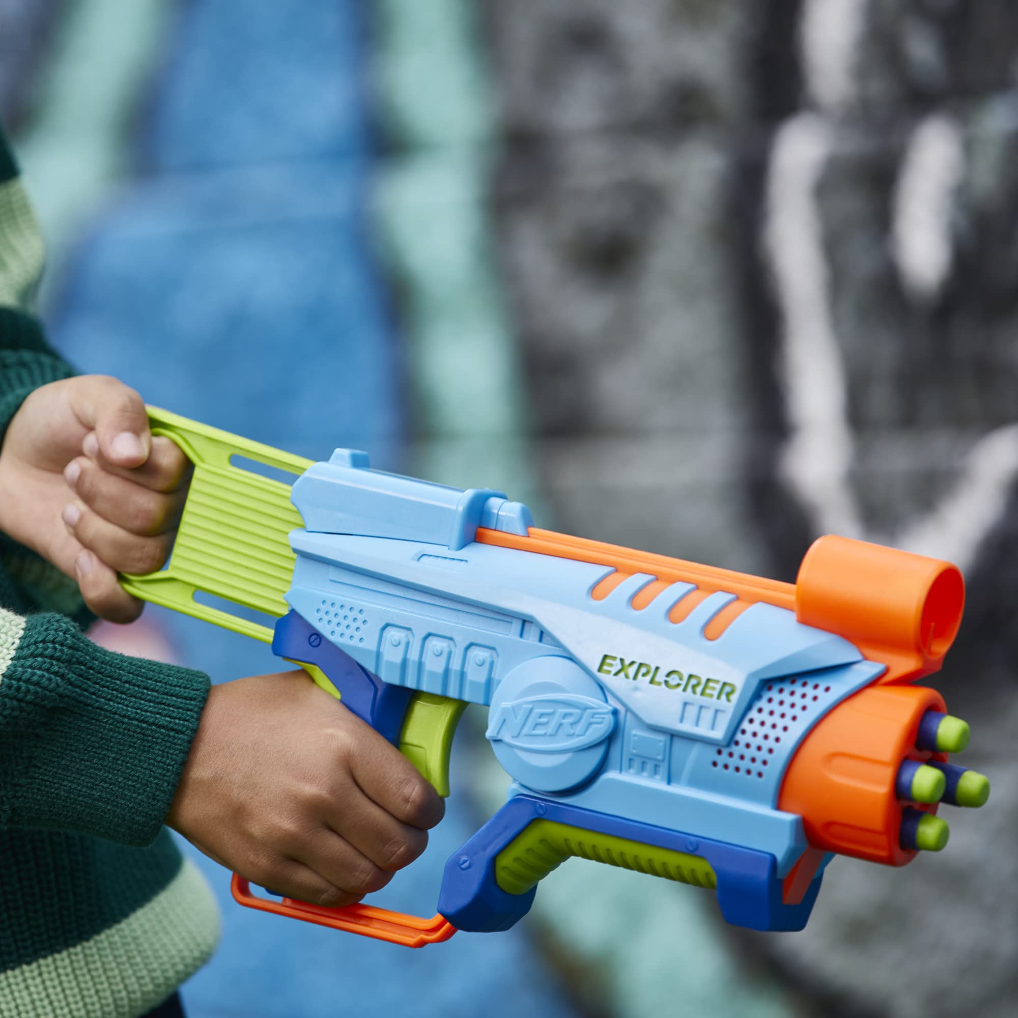 NERF Elite Junior Explorer oversized aimer for precise aiming during play.
