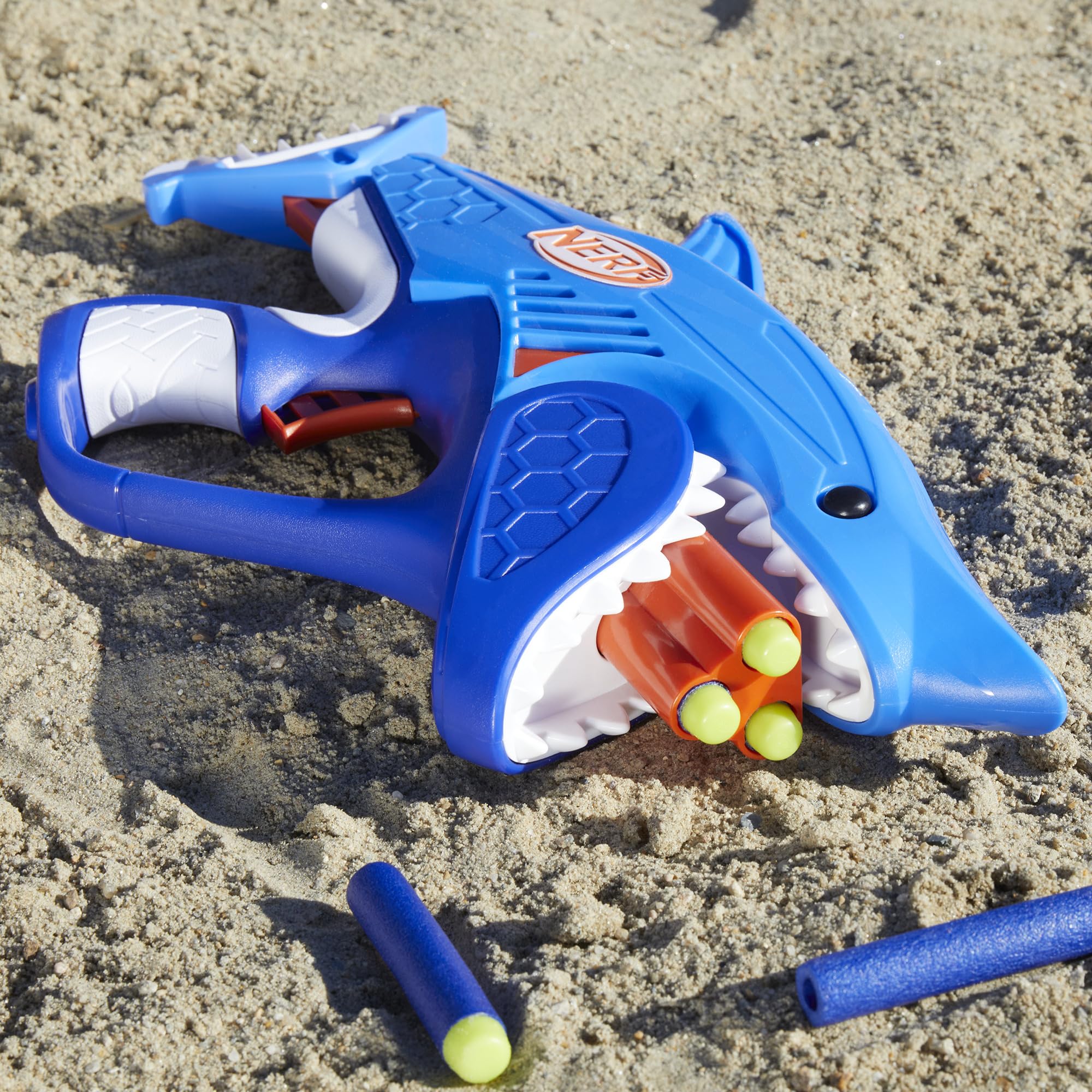 Nerf Junior Wild Sharkfire back view highlights compact construction.
