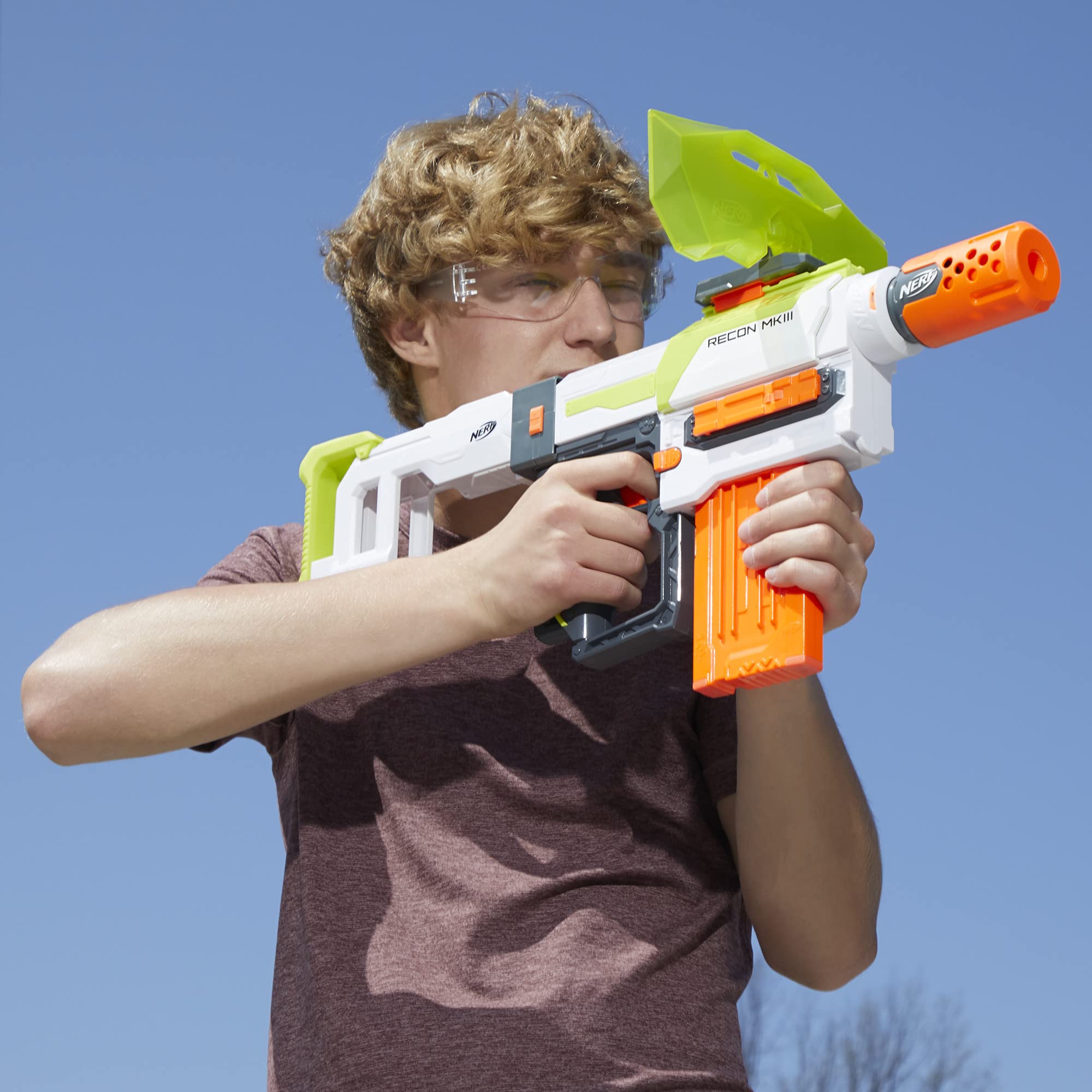Nerf Modulus Recon MKIII 12-dart clip enables rapid-fire action