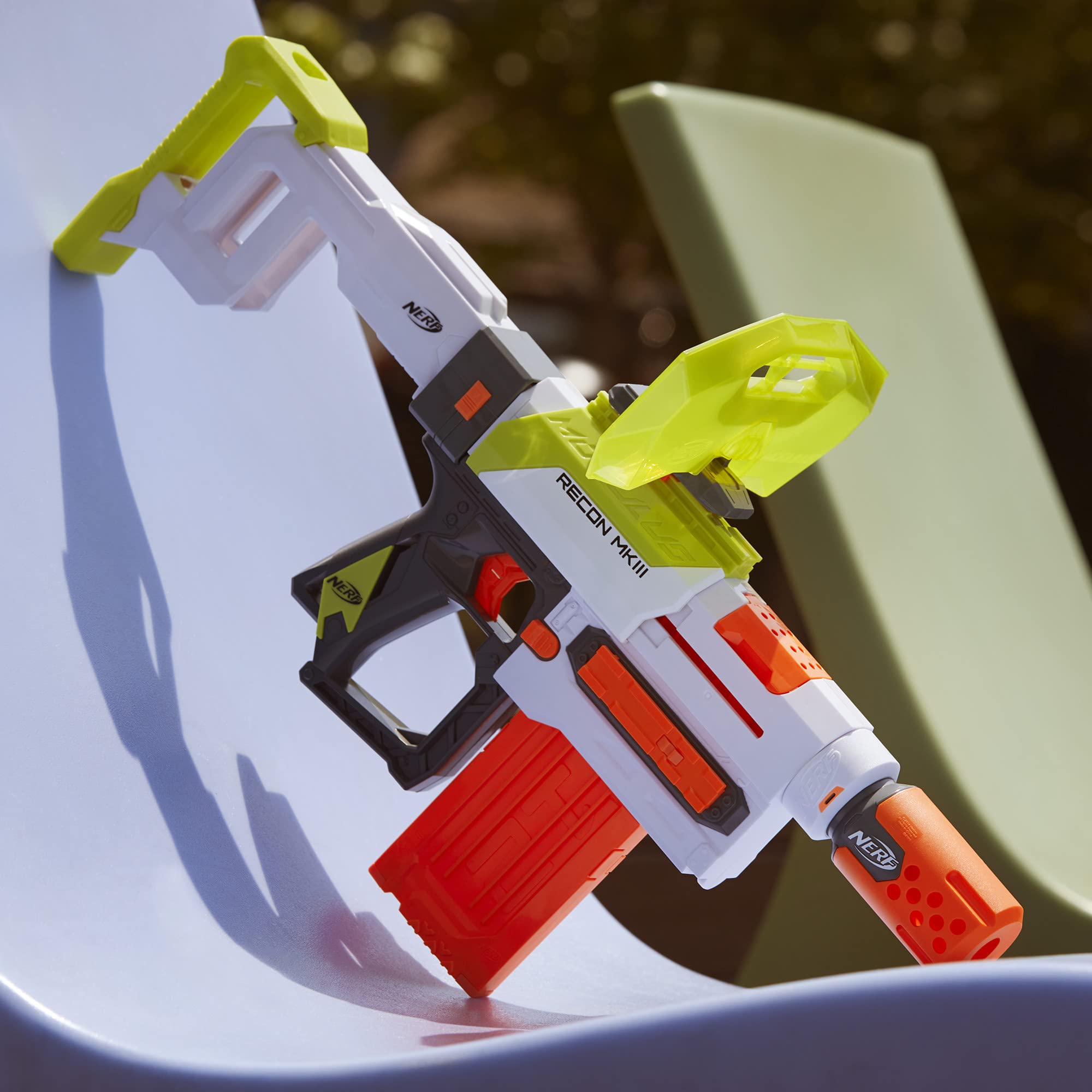 Nerf Modulus Recon MKIII dart shield adds defensive cover in play