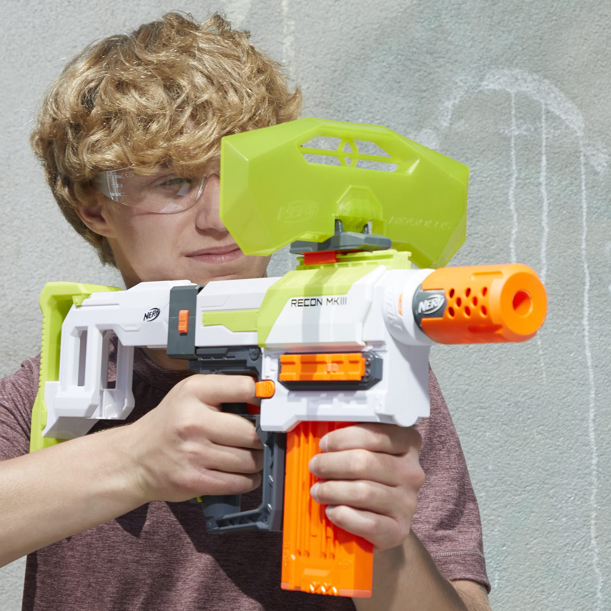 Nerf Modulus Recon MKIII includes Nerf Elite darts for ready battles