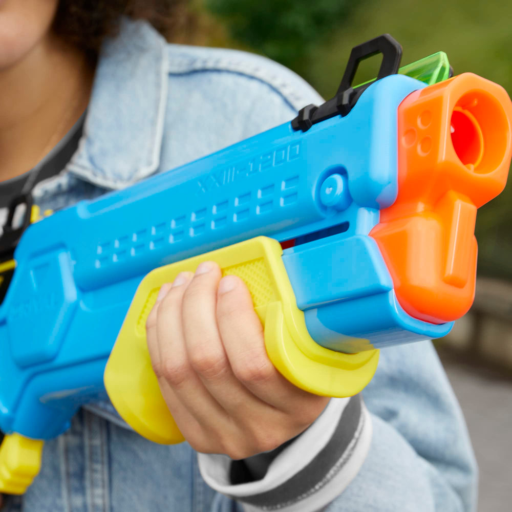 Pump-action priming shown for reliable, repeated firing.