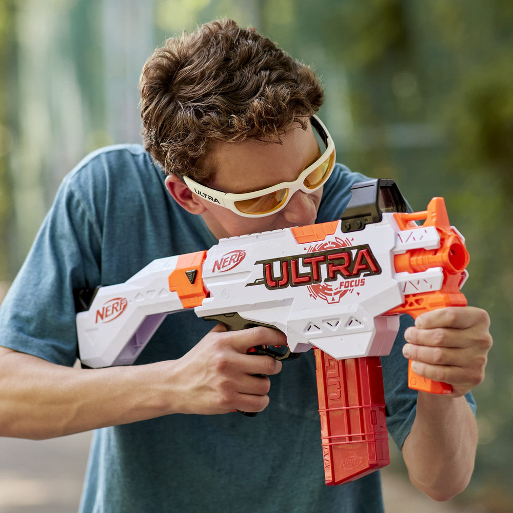 Nerf Ultra Focus integrated sight helps line up targets for precise launches.