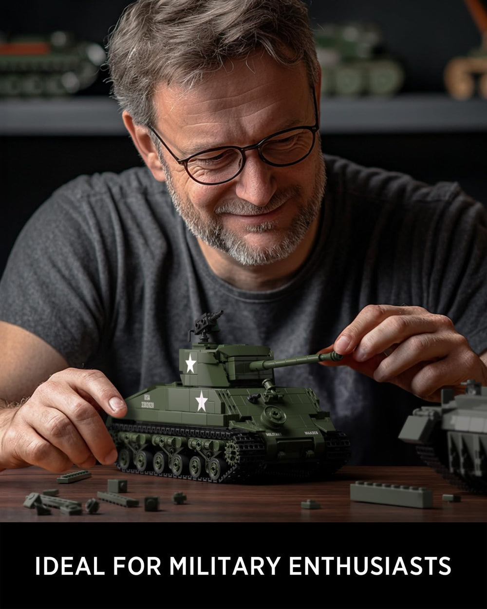 Nifeliz Sherman tank finished display highlighting collectible WW2 vehicle.