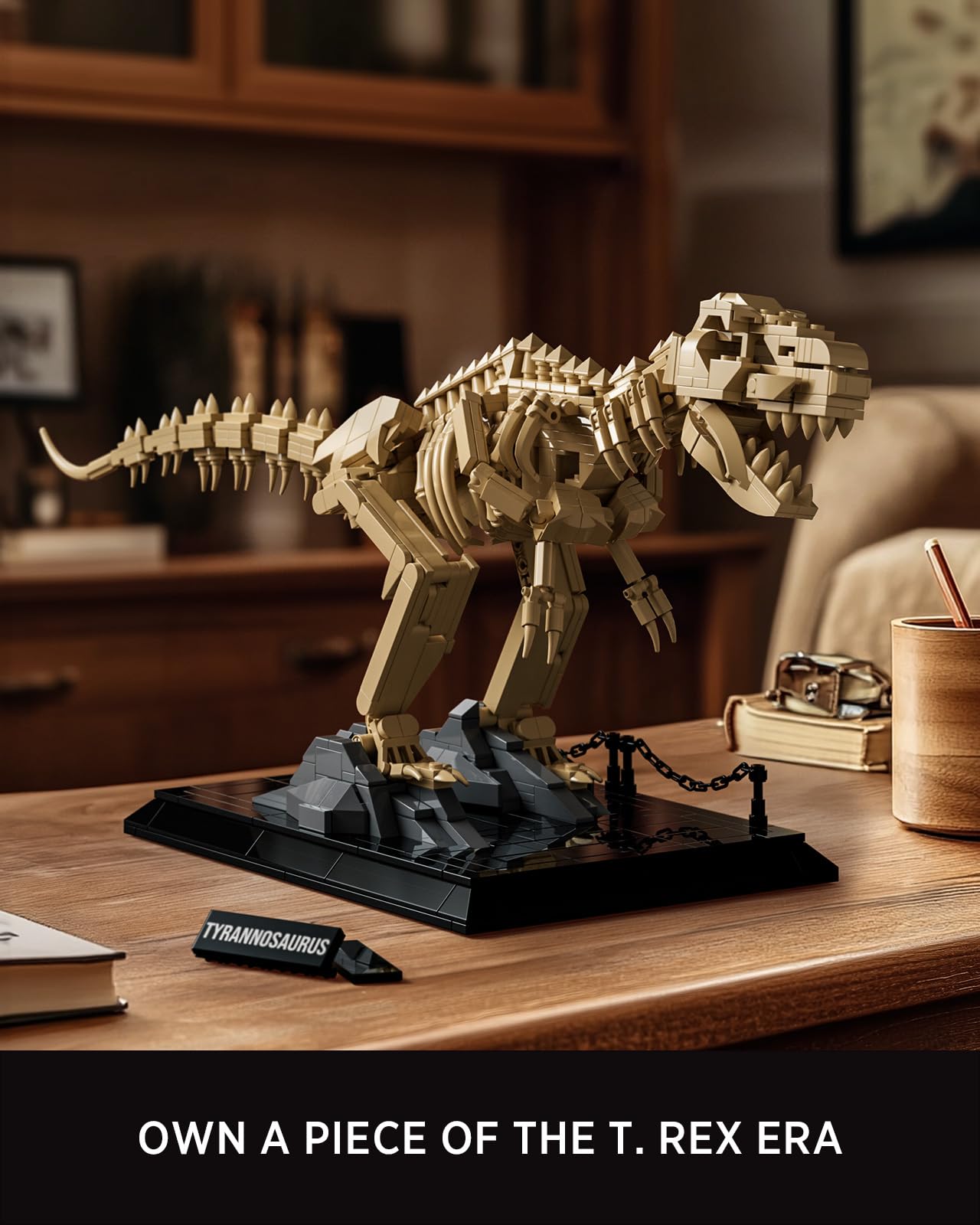 Nifeliz T. rex head and tail offer adjustable posture options.