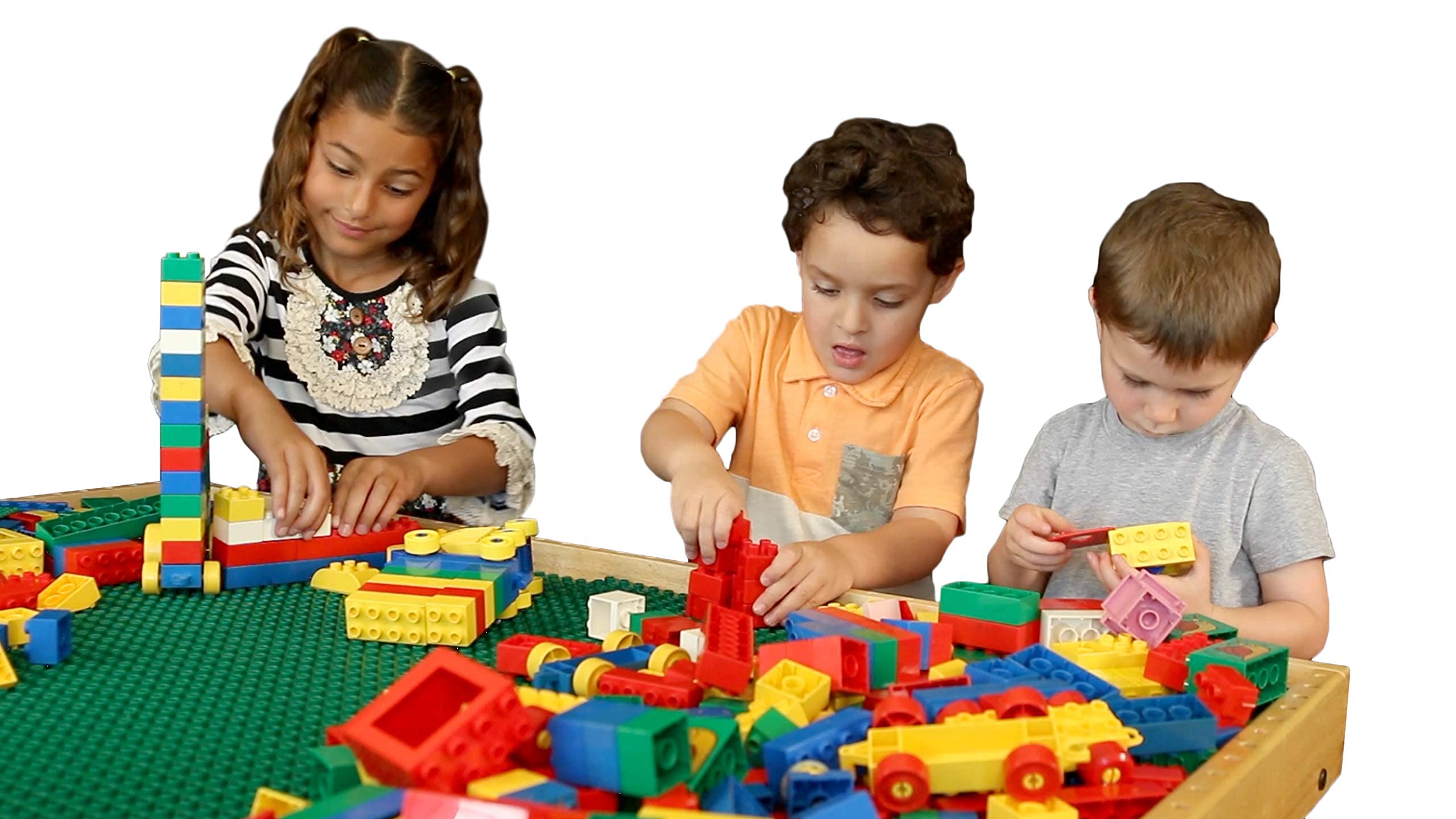NILO thick, durable surface ideal for energetic building on floors or desks.