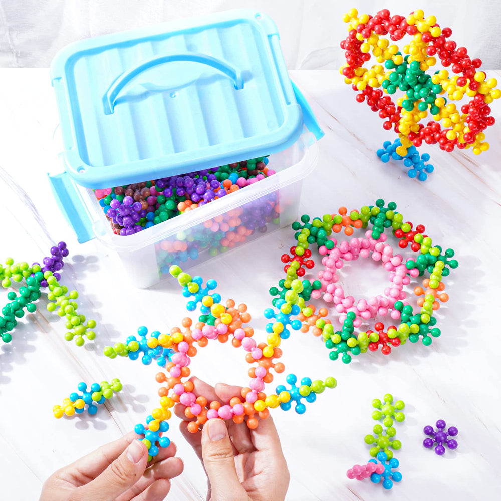 NiToy imaginative builds show kids creating various shapes and scenes.