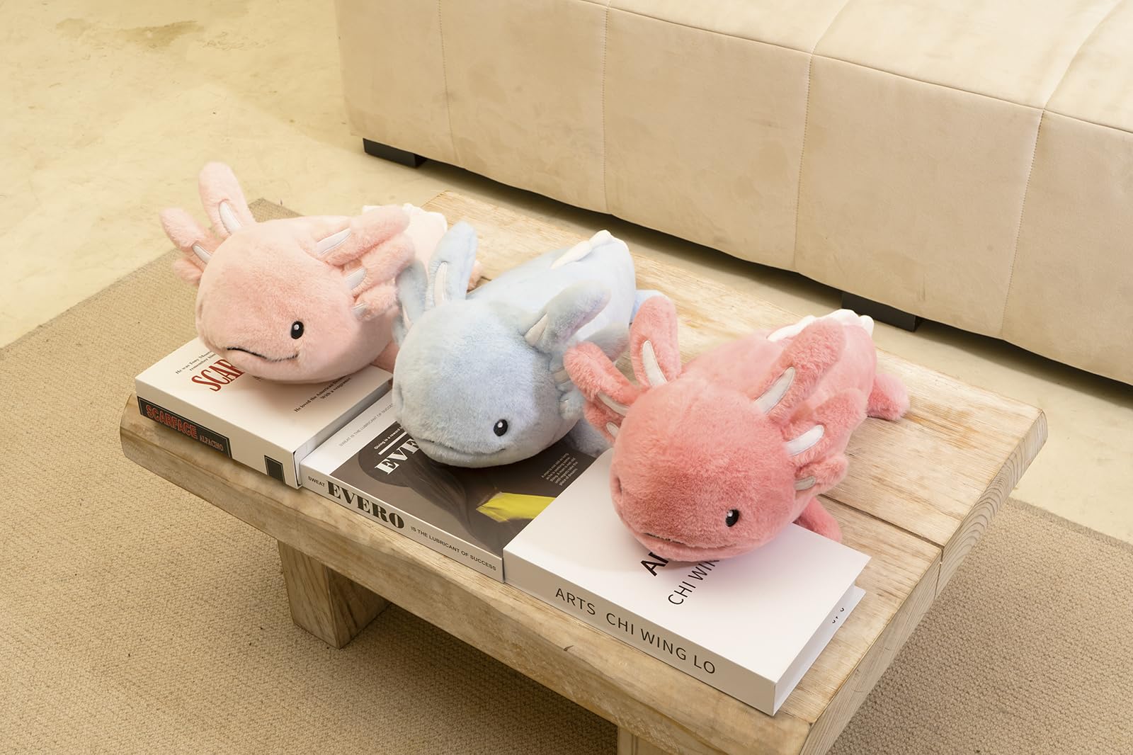 Niuniu Daddy glowing ears highlight the axolotl’s midnight glow for nighttime mood